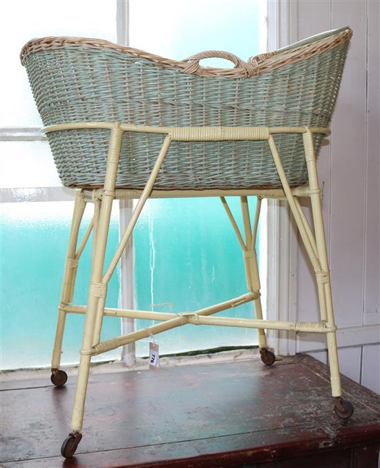 Wicker cot(-)